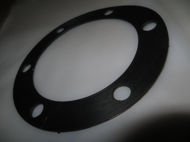 Прокладка горловины танка