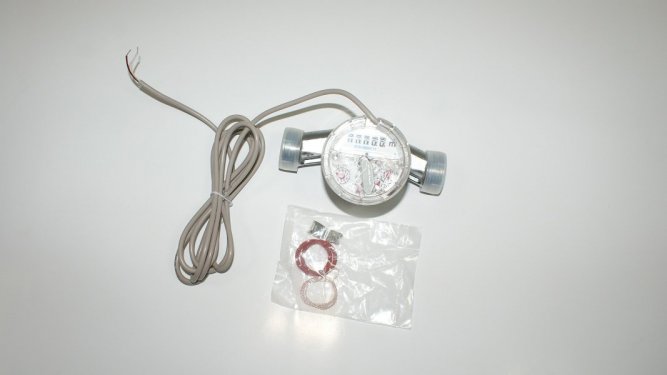 ETK-I Ду-20 счетчик воды Zenner с имп. выходом 1 л/имп + сгоны